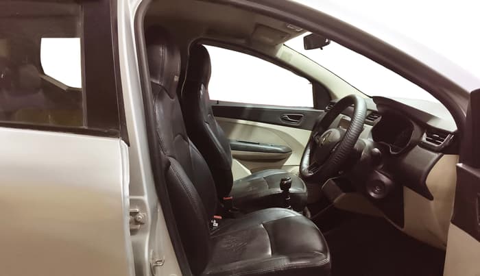 2020 Renault TRIBER RXT, Petrol, Manual, 58,283 km, Right Side Front Door Cabin