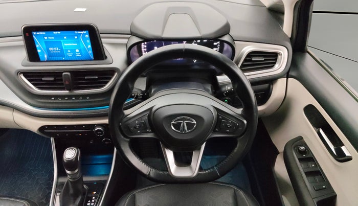 2022 Tata ALTROZ XZA PLUS, Petrol, Automatic, 39,618 km, Steering Wheel Close Up