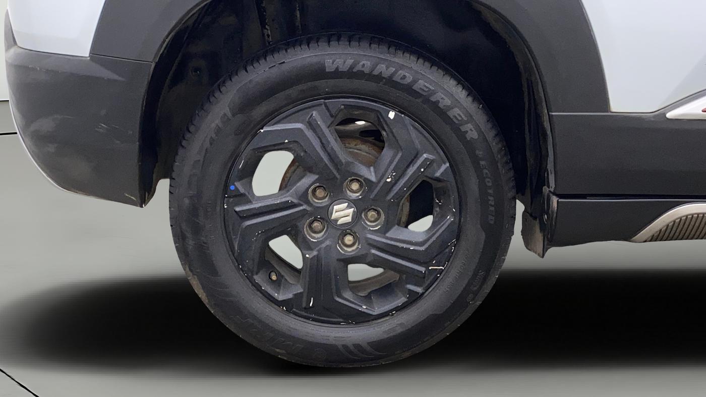 2023 Maruti BREZZA ZXI S-CNG, CNG, Manual, 1,29,749 km, Right Rear Wheel