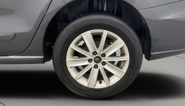 2016 Volkswagen Vento HIGHLINE PLUS 1.2 AT 16 ALLOY, Petrol, Automatic, 81,688 km, Left Rear Wheel