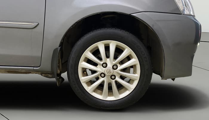 2013 Toyota Etios V, Petrol, Manual, 38,460 km, Right Front Wheel