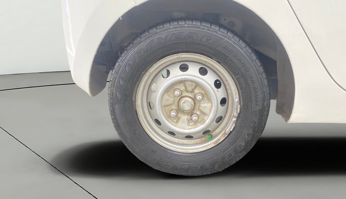 2015 Hyundai Eon ERA +, Petrol, Manual, 86,618 km, Right Rear Wheel