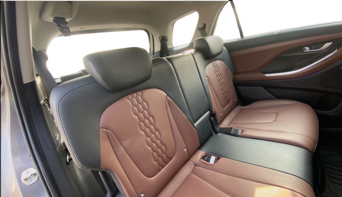 2023 Hyundai ALCAZAR 1.5 SIGNATURE (O) TURBO DCT 7, Petrol, Automatic, 29,417 km, Right Side Rear Door Cabin