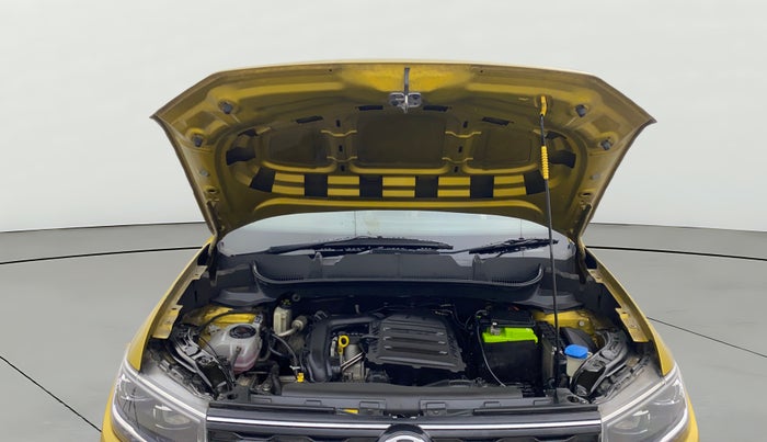 2021 Volkswagen TAIGUN TOPLINE 1.0 TSI AT, Petrol, Automatic, 41,708 km, Open Bonet