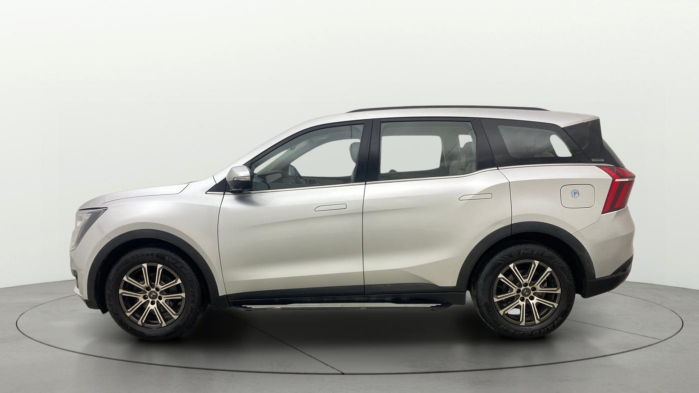 2021 Mahindra XUV700 AX 7 LUXURY P AT 7 STR, Petrol, Automatic, 1,33,099 km, Left Side