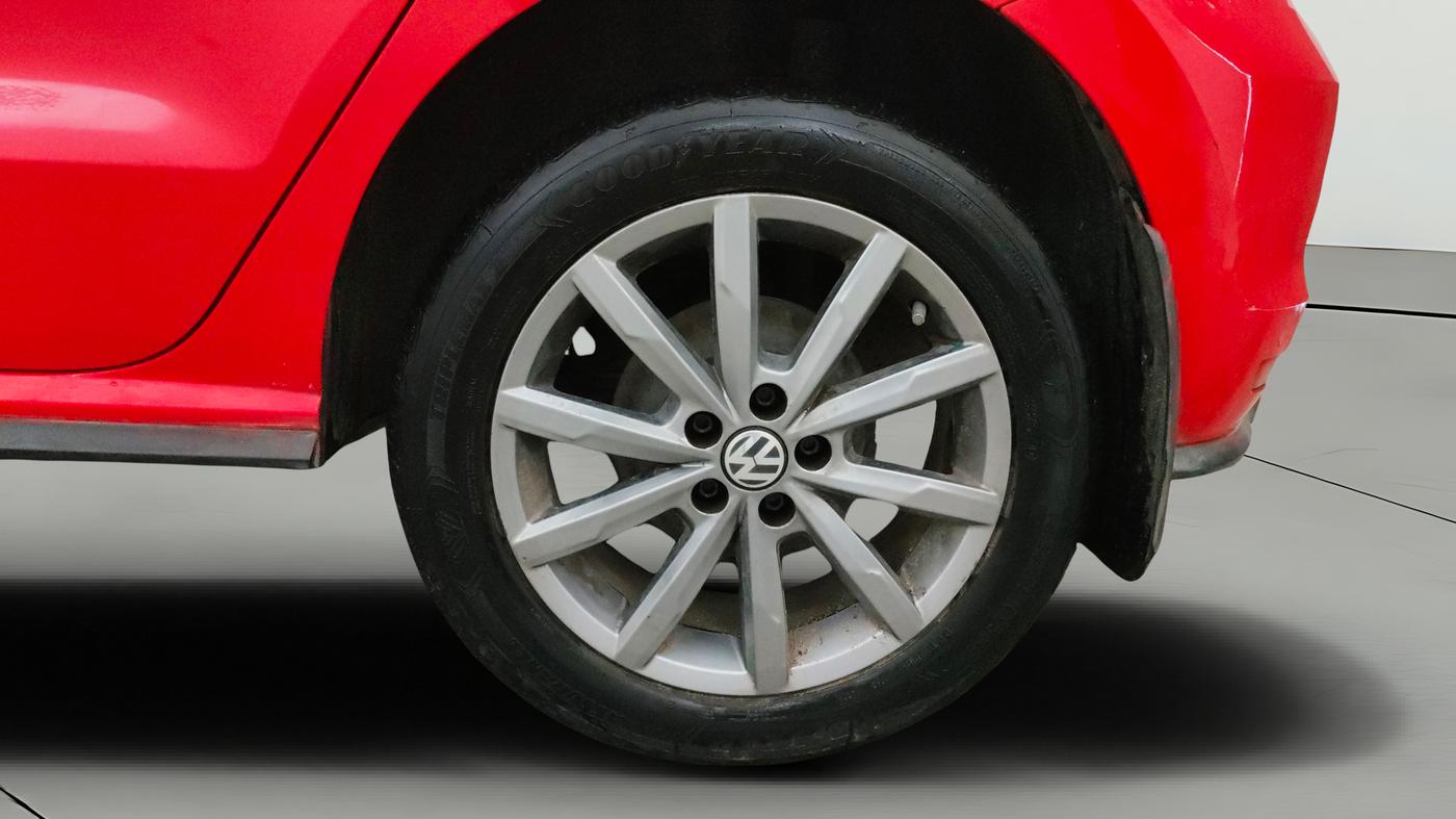 2020 Volkswagen Polo HIGHLINE PLUS 1.0L TSI, Petrol, Manual, 27,998 km, Left Rear Wheel