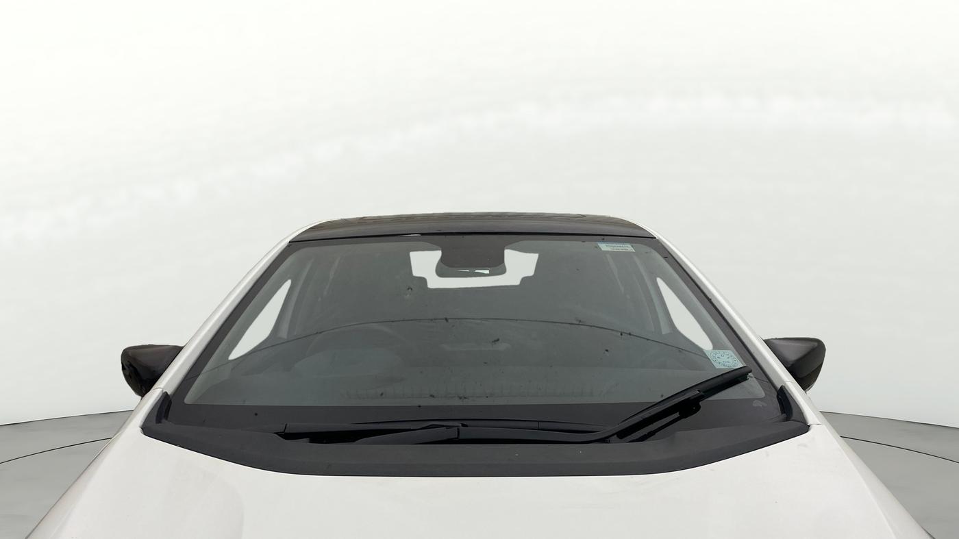 2024 Tata ALTROZ  XZ PLUS (S) , Diesel, Manual, 29,349 km, Front Windshield