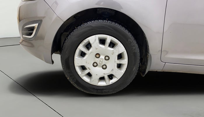 2013 Hyundai i20 MAGNA (O) 1.2, Petrol, Manual, 58,219 km, Left Front Wheel
