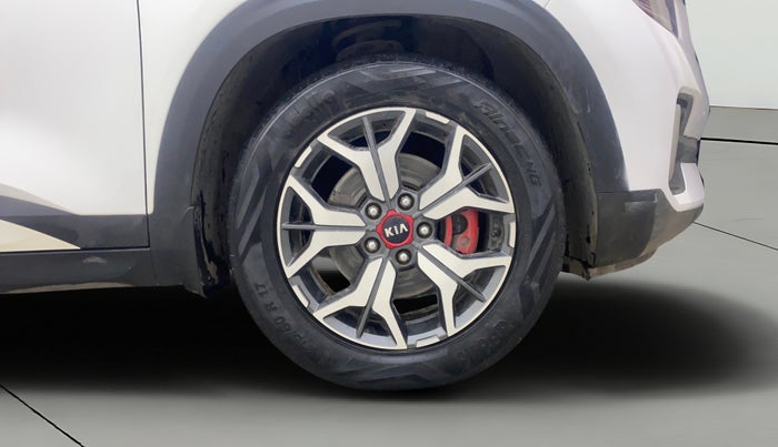 2020 KIA SELTOS GTX PLUS AT 1.5 DIESEL, Diesel, Automatic, 76,180 km, Right Front Wheel