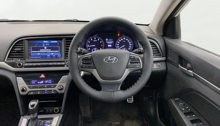 2016 Hyundai New Elantra 2.0 SX(O) AT PETROL, Petrol, Automatic, 1,01,757 km, Steering Wheel Close Up