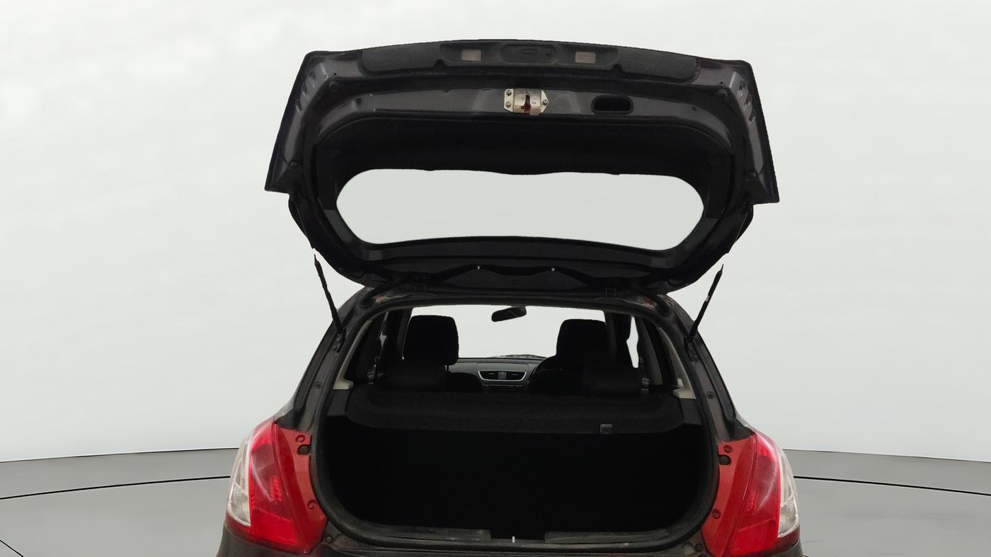 2016 Maruti Swift ZXI, Petrol, Manual, 61,365 km, Boot Door Open