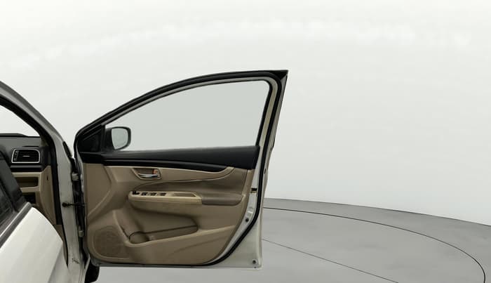 2015 Maruti Ciaz ZXI+, Petrol, Manual, 1,16,097 km, RHS Front Door