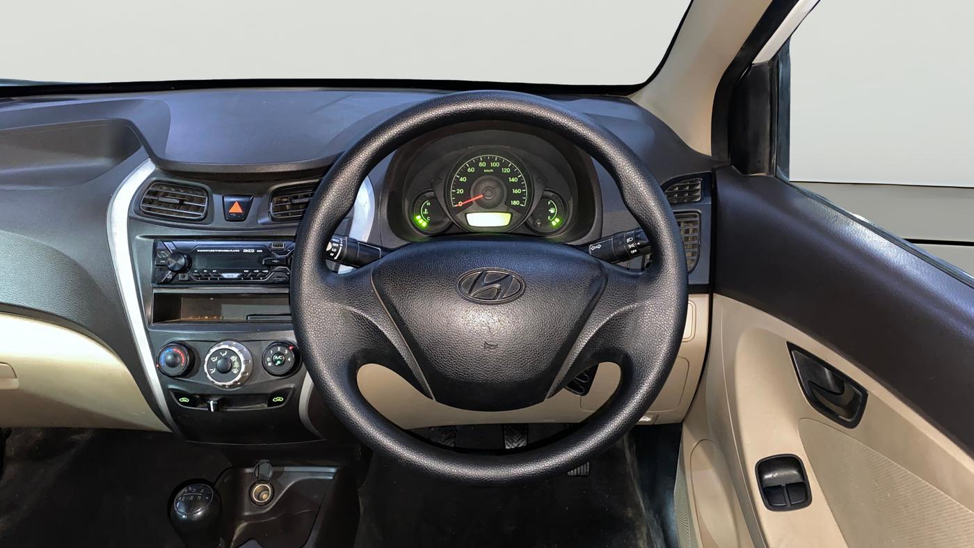 2015 Hyundai Eon ERA +, Petrol, Manual, 1,10,980 km, Steering Wheel Close Up