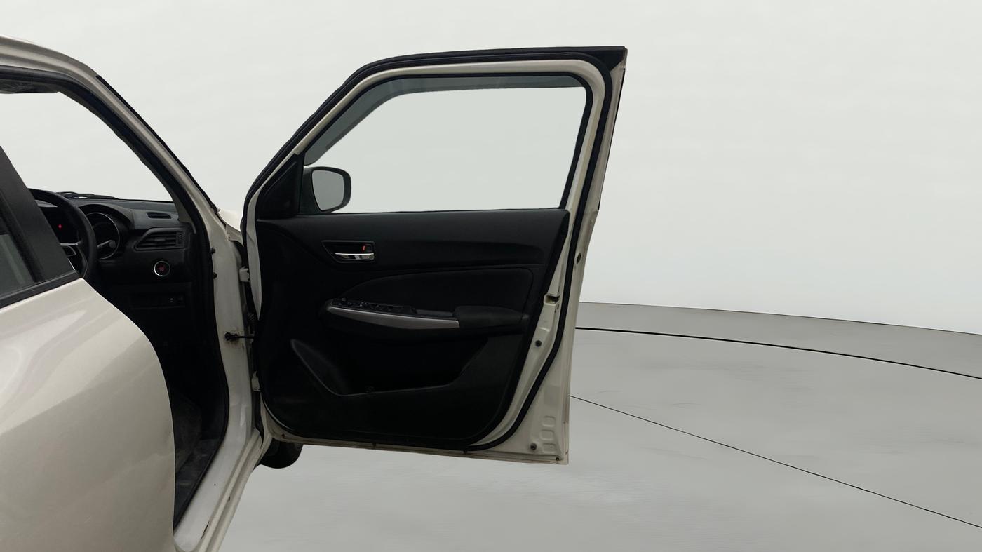 2023 Maruti Swift ZXI, Petrol, Manual, 62,871 km, RHS Front Door