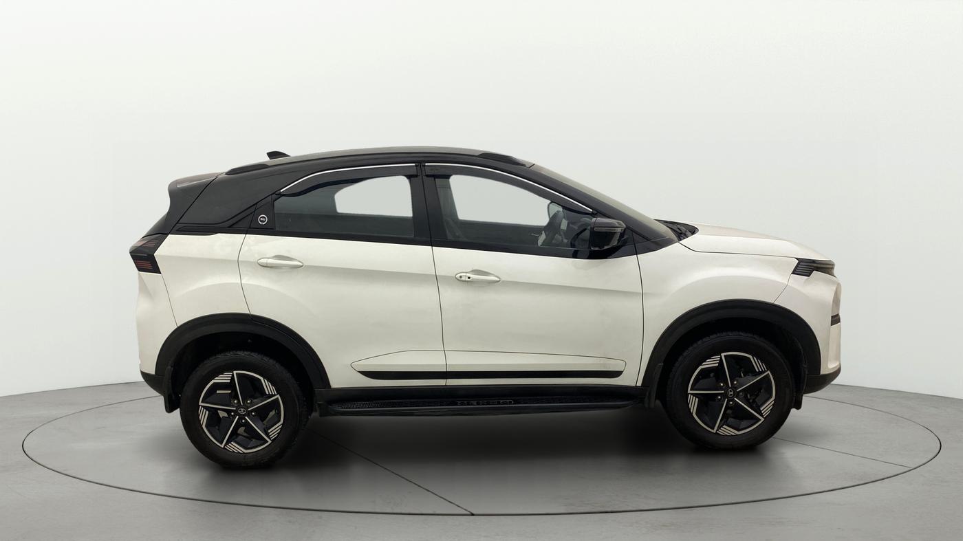 2024 Tata NEXON FEARLESS + SUNROOF DCA DUAL TONE 1.2 PETROL, Petrol, Automatic, 12,643 km, Right Side View