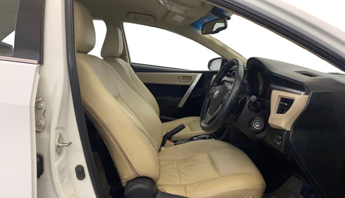 2016 Toyota Corolla Altis G CVT PETROL, Petrol, Automatic, 99,362 km, Right Side Front Door Cabin