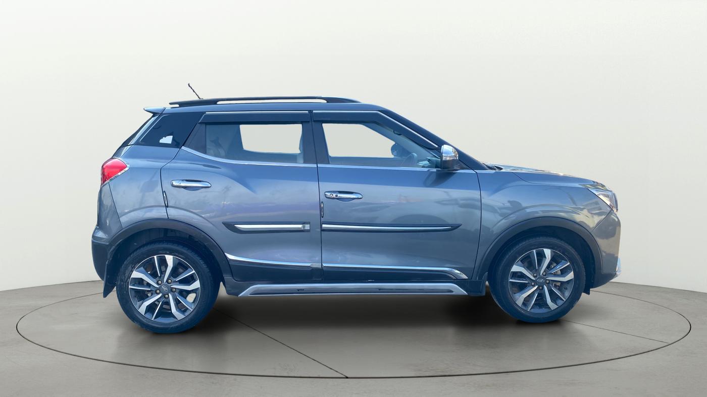 2021 Mahindra XUV300 W8 (O) 1.2 PETROL, Petrol, Manual, 47,115 km, Right Side View