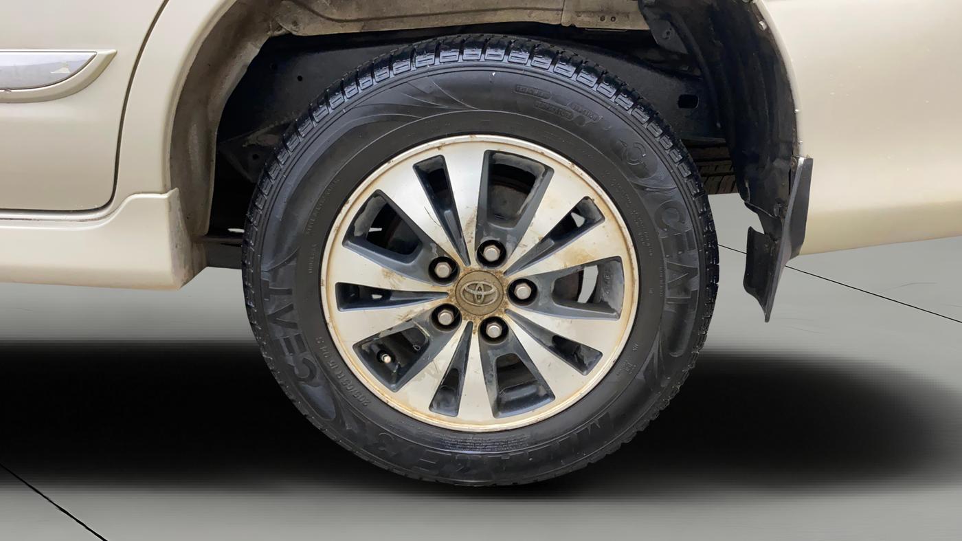 2015 Toyota Innova 2.5 VX 7 STR, Diesel, Manual, 94,748 km, Left Rear Wheel