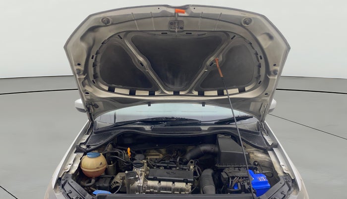 2013 Volkswagen Polo HIGHLINE1.2L, Petrol, Manual, 88,779 km, Open Bonet