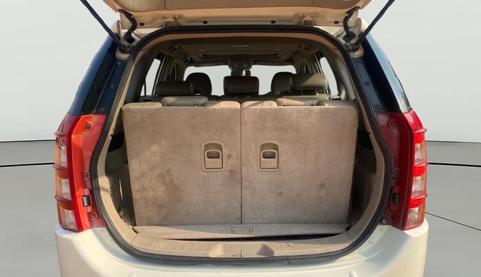 2017 Mahindra XUV500 W10 AT 1.99, Diesel, Automatic, 1,06,848 km, Boot Open Zoomed View