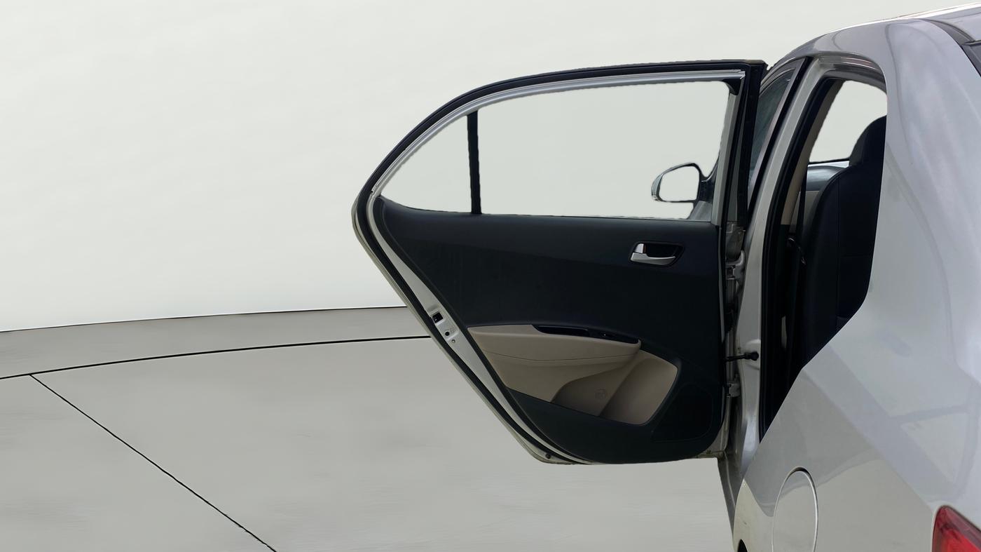 2015 Hyundai Xcent SX AT 1.2 (O), Petrol, Automatic, 19,691 km, LHS Rear Door