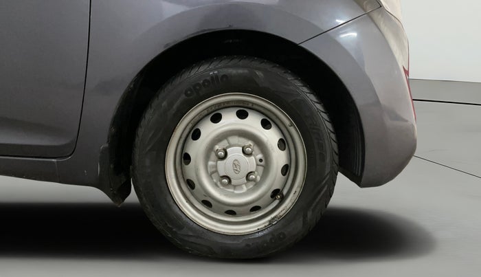 2018 Hyundai Eon ERA PLUS (O), Petrol, Manual, 26,023 km, Right Front Wheel