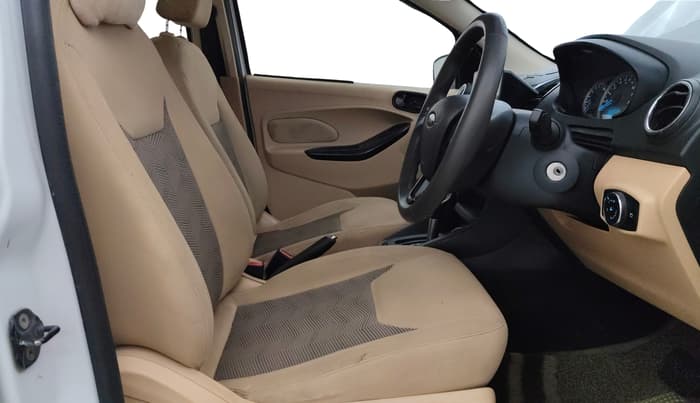 2015 Ford Figo Aspire TITANIUM 1.5 PETROL AT, Petrol, Automatic, 1,17,446 km, Right Side Front Door Cabin