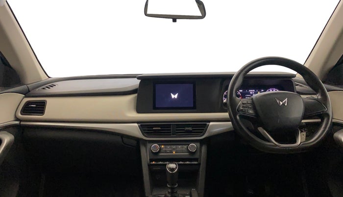 2022 Mahindra XUV700 MX P MT 5 STR, Petrol, Manual, 50,722 km, Dashboard