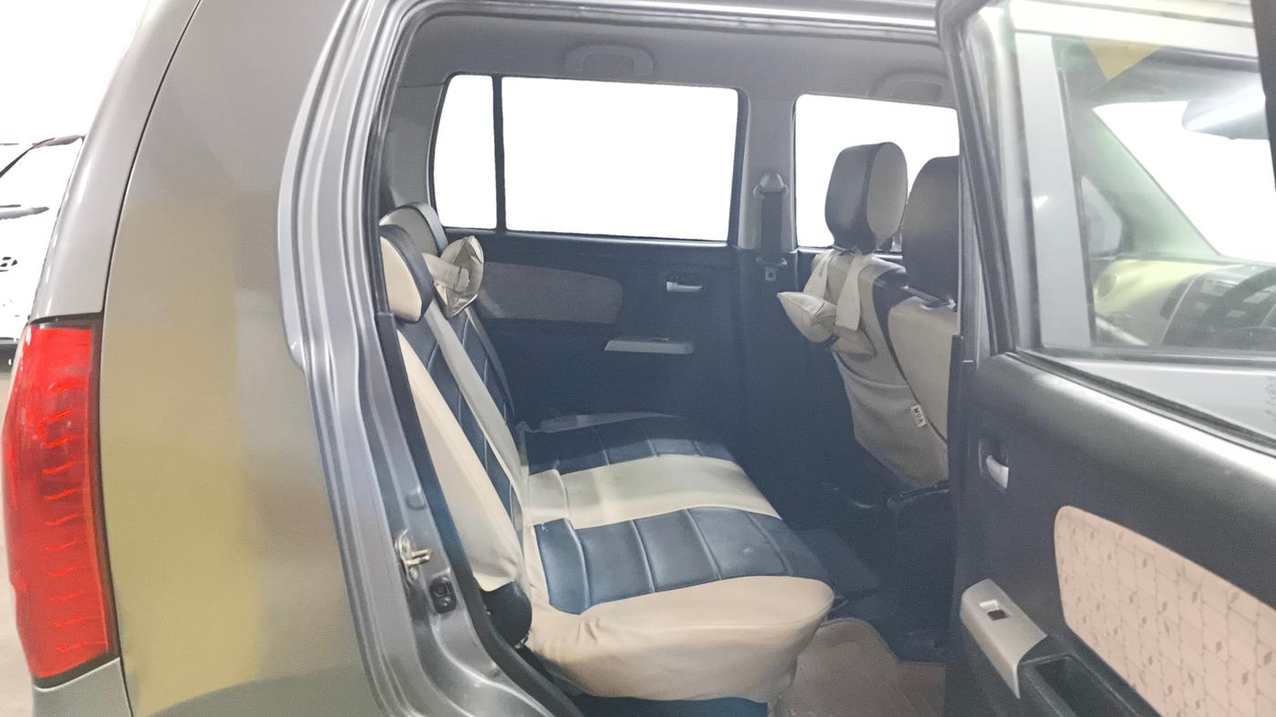 2016 Maruti Wagon R 1.0 VXI, Petrol, Manual, 73,292 km, Right Side Rear Door Cabin