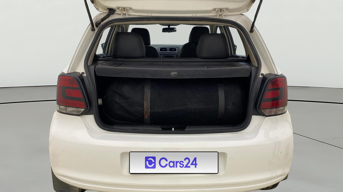 2013 Volkswagen Polo HIGHLINE1.2L, CNG, Manual, 86,957 km, Boot Open Zoomed View