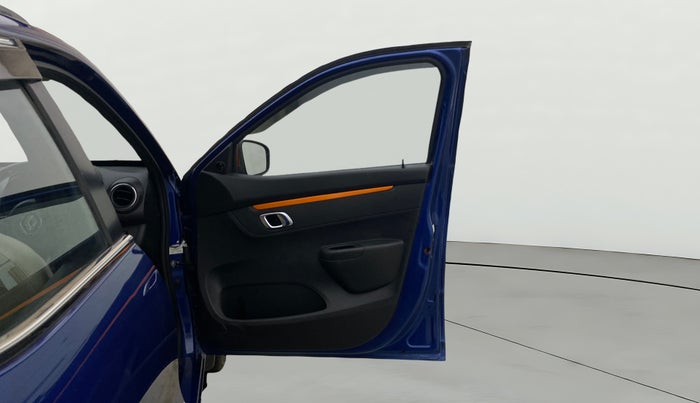 2020 Renault Kwid CLIMBER 1.0 AMT (O), Petrol, Automatic, 29,365 km, RHS Front Door