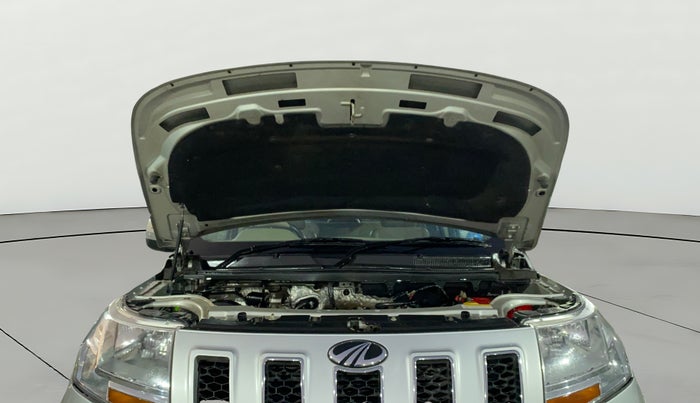 2017 Mahindra TUV300 T6, Diesel, Manual, 20,374 km, Open Bonet