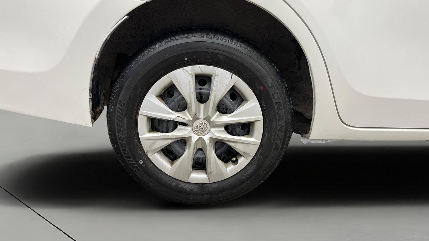 2014 Toyota Corolla Altis J PETROL, Petrol, Manual, 1,04,585 km, Right Rear Wheel