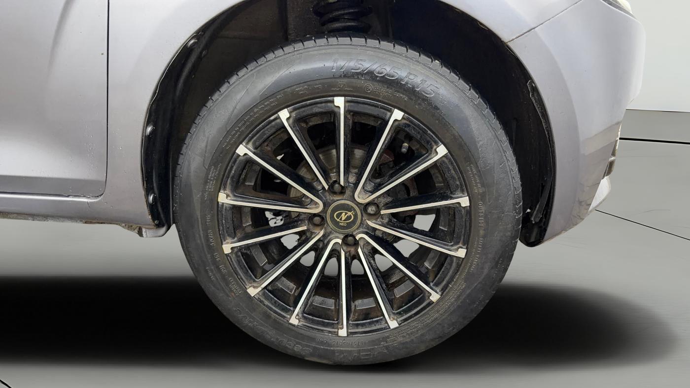 2019 Maruti IGNIS SIGMA 1.2, CNG, Manual, 71,121 km, Right Front Wheel