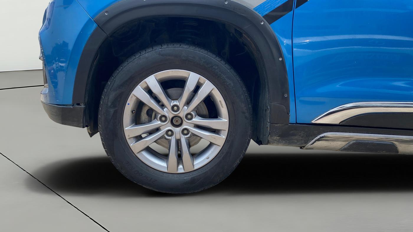 2017 Maruti Vitara Brezza ZDI PLUS DUAL TONE, Diesel, Manual, 1,07,232 km, Left Front Wheel