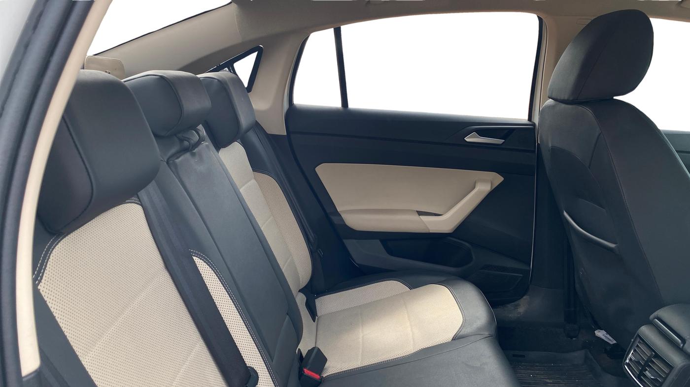 2024 Volkswagen VIRTUS TOPLINE TSI 1.0 AT, Petrol, Automatic, 20,053 km, Right Side Rear Door Cabin