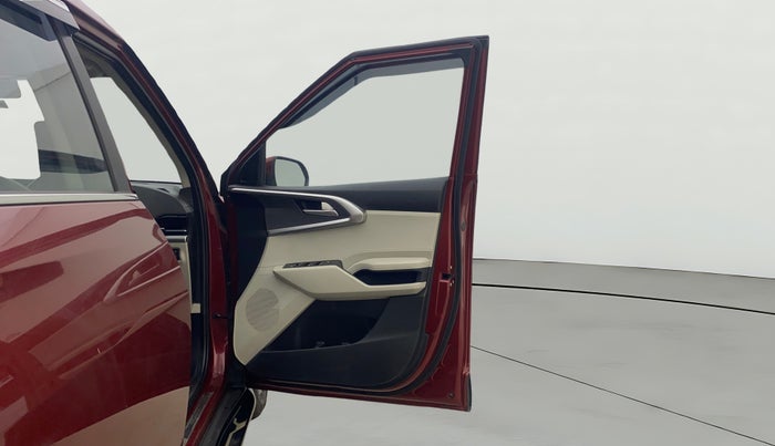 2023 KIA CARENS PRESTIGE PLUS 1.5 PETROL IMT 7 STR, Petrol, Manual, 18,039 km, RHS Front Door