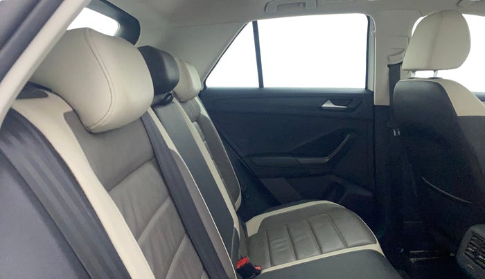 2019 Volkswagen T-ROC 1.5 TSI AT, Petrol, Automatic, 71,945 km, Right Side Rear Door Cabin