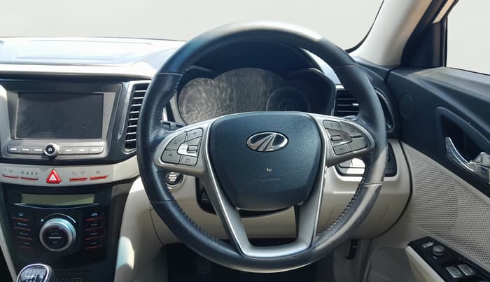 2019 Mahindra XUV300 W8 (O) 1.5 DIESEL, Diesel, Manual, 1,47,530 km, Steering Wheel Close Up