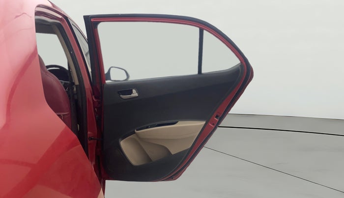 2014 Hyundai Xcent S (O) 1.2, Petrol, Manual, 1,09,221 km, RHS Rear Door