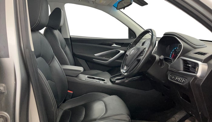 2020 MG HECTOR SHARP 1.5 DCT PETROL, Petrol, Automatic, 72,819 km, Right Side Front Door Cabin