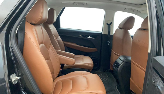 2022 MG HECTOR PLUS SHARP 2.0 DIESEL TURBO MT 6-STR, Diesel, Manual, 41,694 km, Right Side Rear Door Cabin