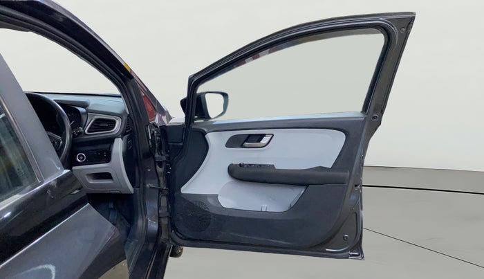 2020 Tata ALTROZ XZ PLUS PETROL, Petrol, Manual, 67,821 km, RHS Front Door