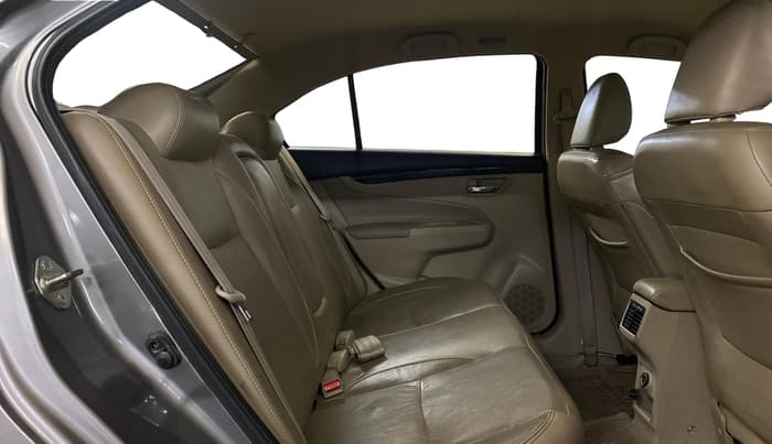 2017 Maruti Ciaz ZXI+, Petrol, Manual, 70,325 km, Right Side Rear Door Cabin