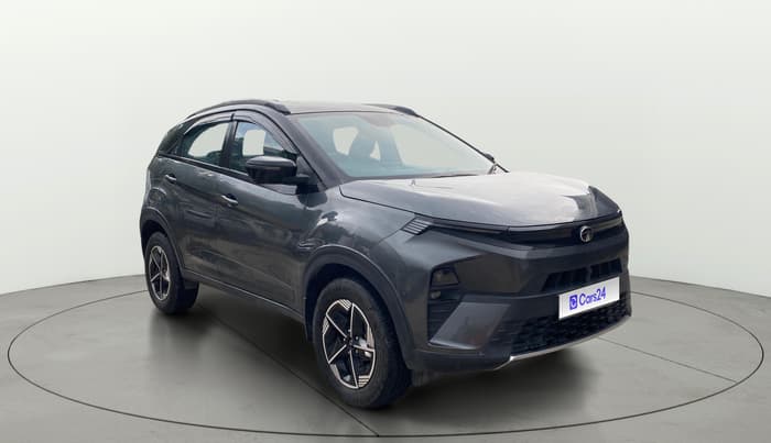 2024 Tata NEXON FEARLESS + SUNROOF DCA DUAL TONE 1.2 PETROL, Petrol, Automatic, 26,543 km, Right Front Diagonal