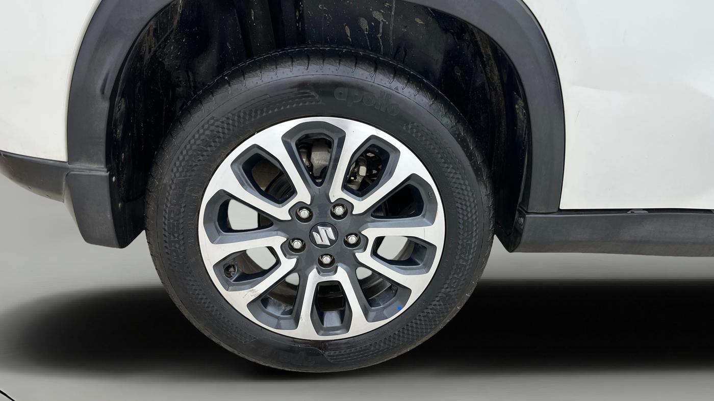 2022 Maruti Grand Vitara ALPHA SMART HYBRID AT, Petrol, Automatic, 33,060 km, Right Rear Wheel