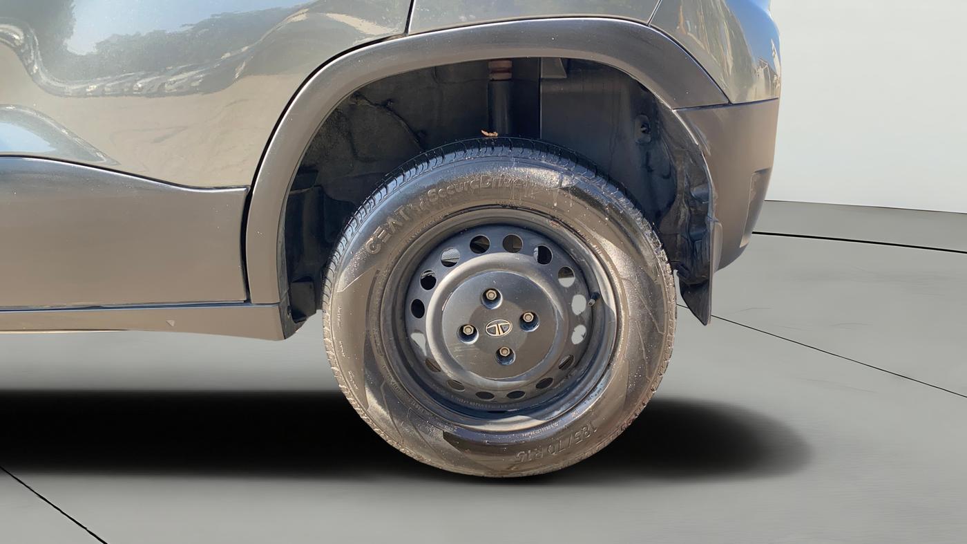 2023 Tata PUNCH PURE MT, Petrol, Manual, 22,213 km, Left Rear Wheel