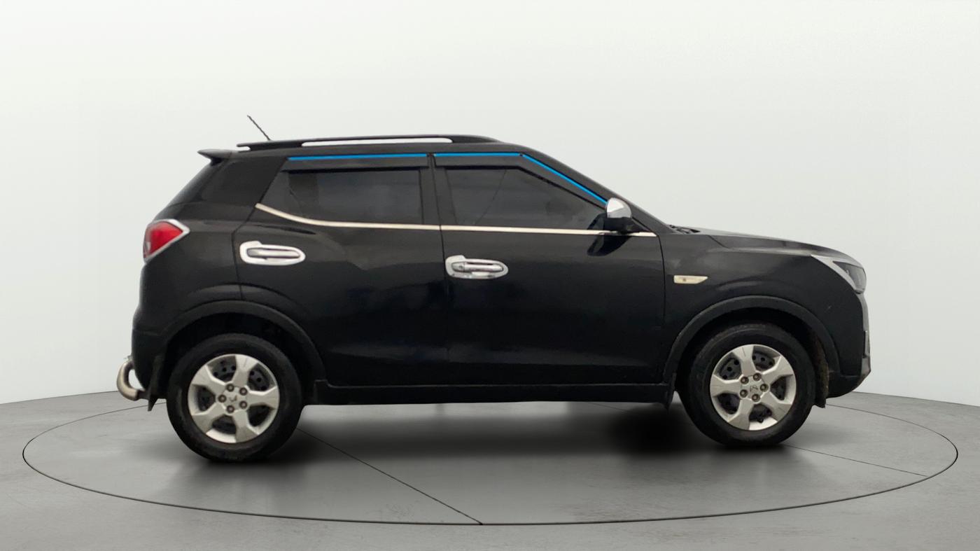 2023 Mahindra XUV300 W6 1.5 Diesel, Diesel, Manual, 51,147 km, Right Side View