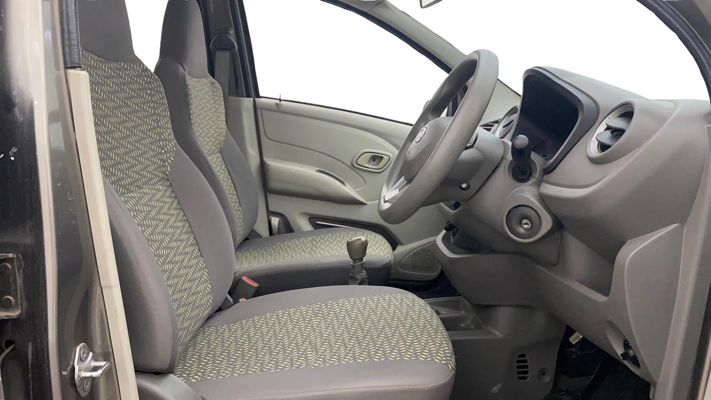 2016 Datsun Redi Go S, Petrol, Manual, 34,007 km, Right Side Front Door Cabin
