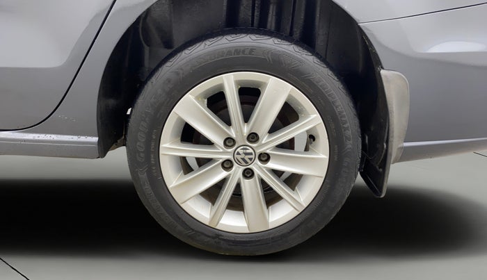 2017 Volkswagen Vento 1.2 TSI HIGHLINE PLUS AT, Petrol, Automatic, 60,533 km, Left Rear Wheel